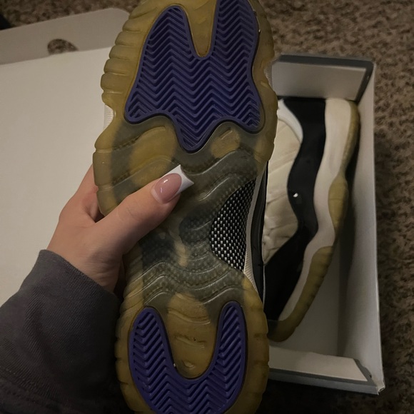 Jordan 11 Concords - Picture 7 of 8